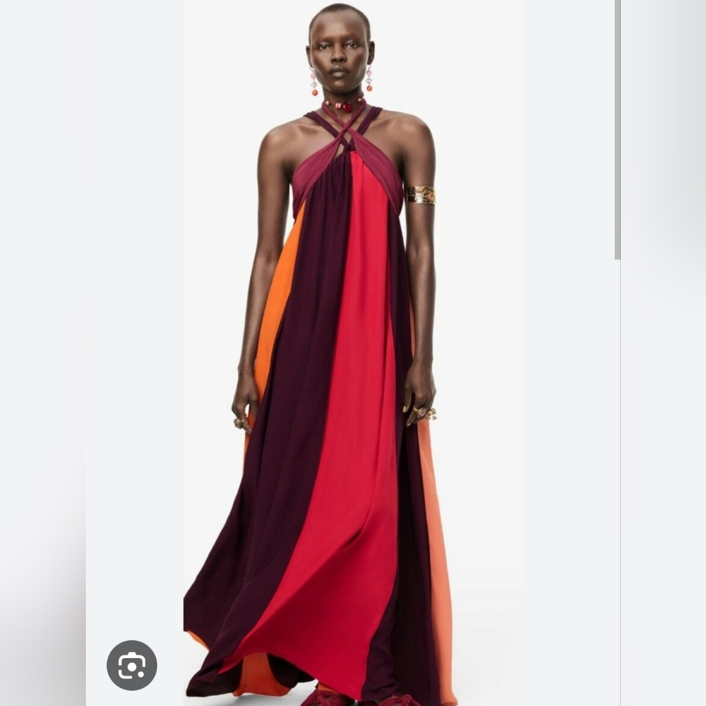 Multicolored Halter Neck Pleated Dress